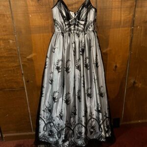 Morgan and Co. size 5/6